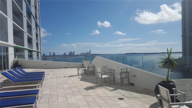 Building Photo - 335 S Biscayne Blvd