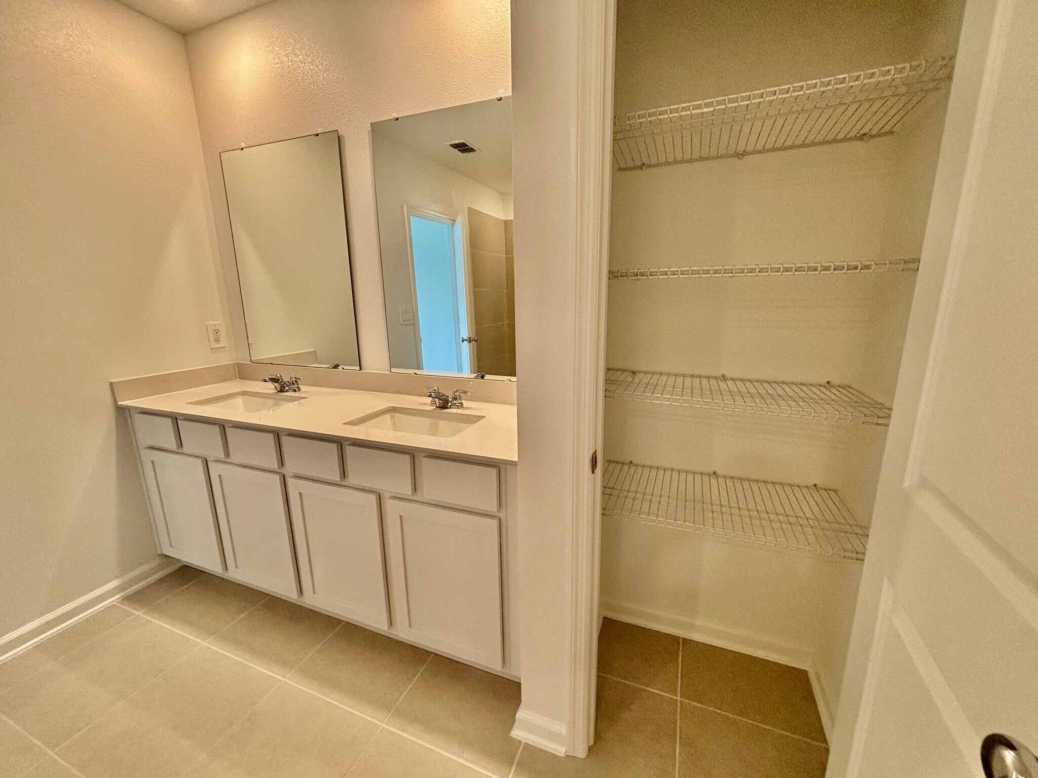 Building Photo - 4741 Golden Knight Blvd