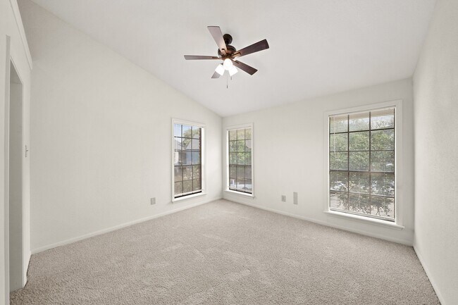 Building Photo - 2211 S Kirkwood Rd