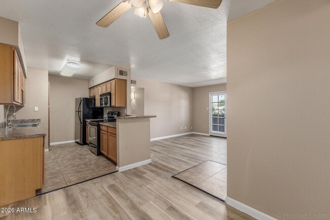 Building Photo - 5995 N 78th St