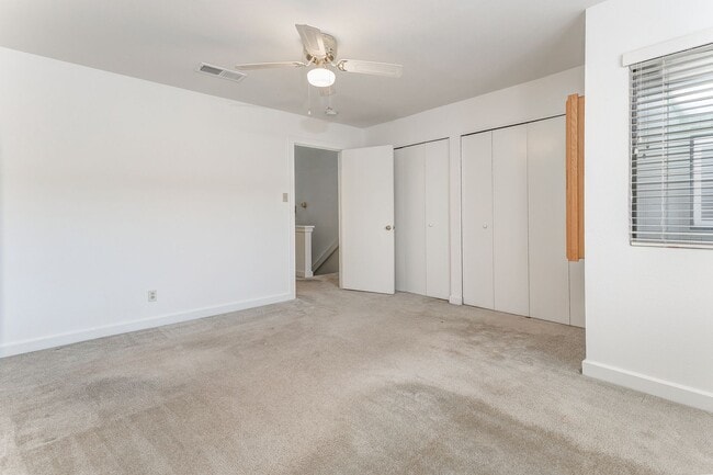 Building Photo - TCU / Medical District Townhome