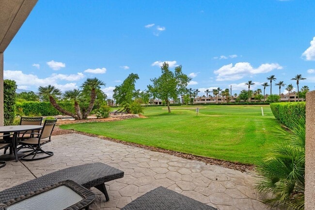 Building Photo - 20 Pebble Beach Dr