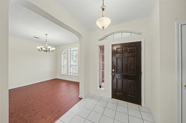 Building Photo - 1202 Woodley Bend