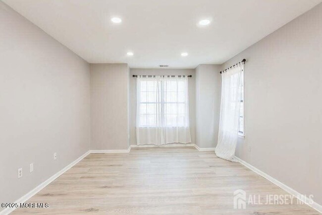 Building Photo - 1101 Stoneridge Cir