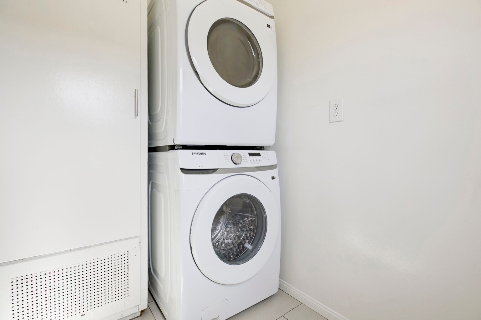 Building Photo - 12156 Vanowen St