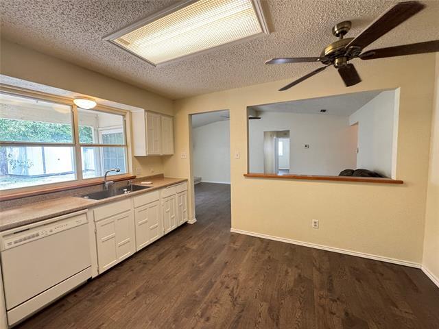 Building Photo - 6609 Oaklawn Dr