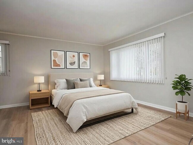 Building Photo - 4426 Hallet St