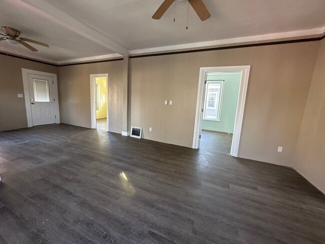 Building Photo - N10th332