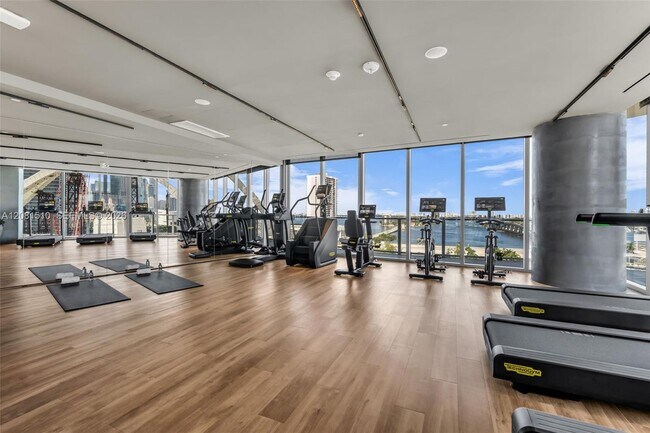 Building Photo - 1400 Biscayne Blvd