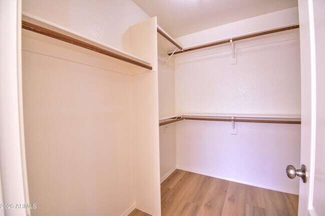 Building Photo - 8807 W Wedgewood Dr