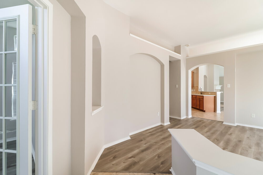 Building Photo - 4600 Summer Oaks Ln