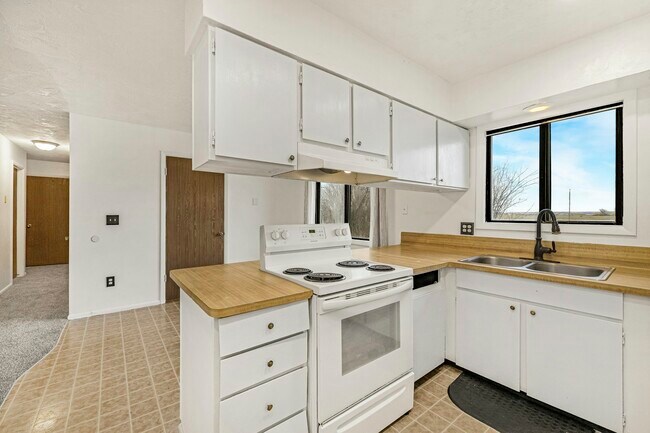 Building Photo - 24 Jaxson Dr