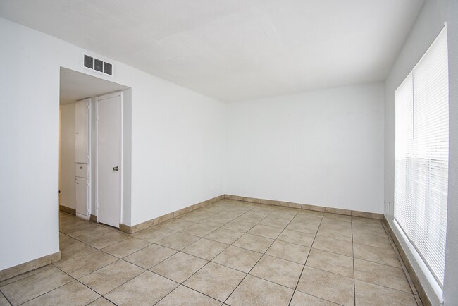 Building Photo - 5154 Markwood Ln