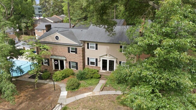 Building Photo - 3733 Yorktown Pl