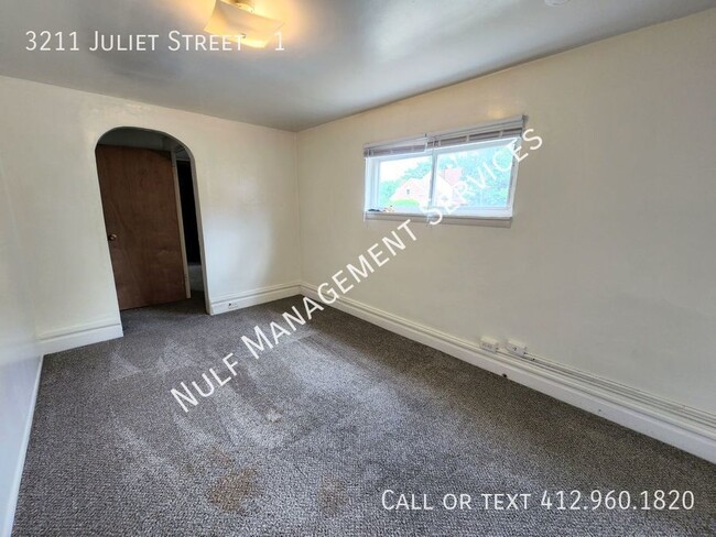 Building Photo - 3 Bed, 1 Bath Apartment in Oakland