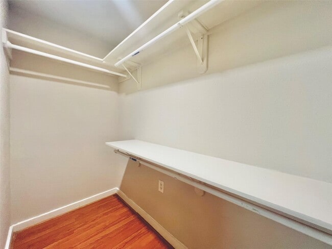 Building Photo - 936 Bennington St