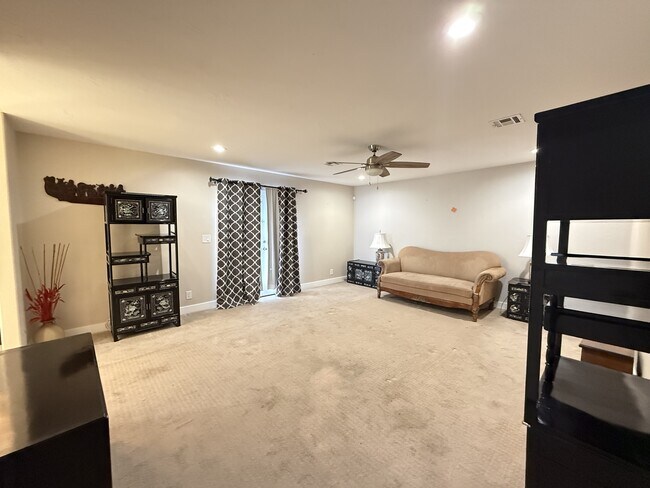 Building Photo - 3255 El Camino Rd