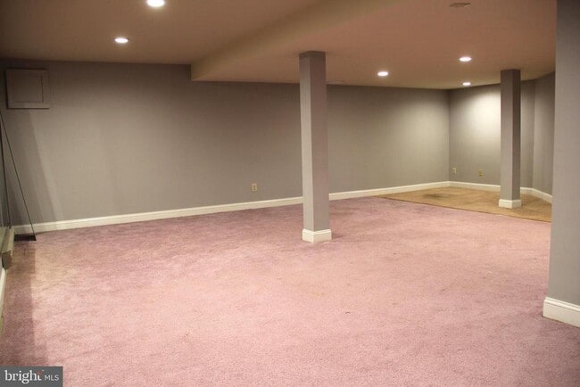 Building Photo - 88 Highpoint Dr