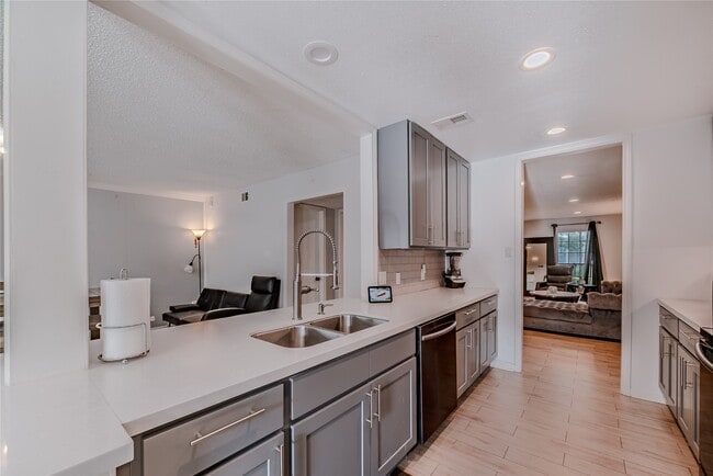 Building Photo - 14228 Misty Meadow Ln