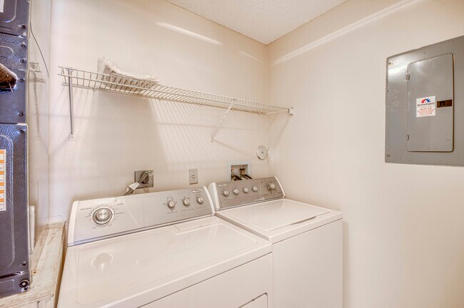 Building Photo - 106 Cypress Point Dr