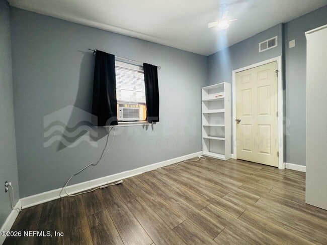 Building Photo - 246 Sara Dr