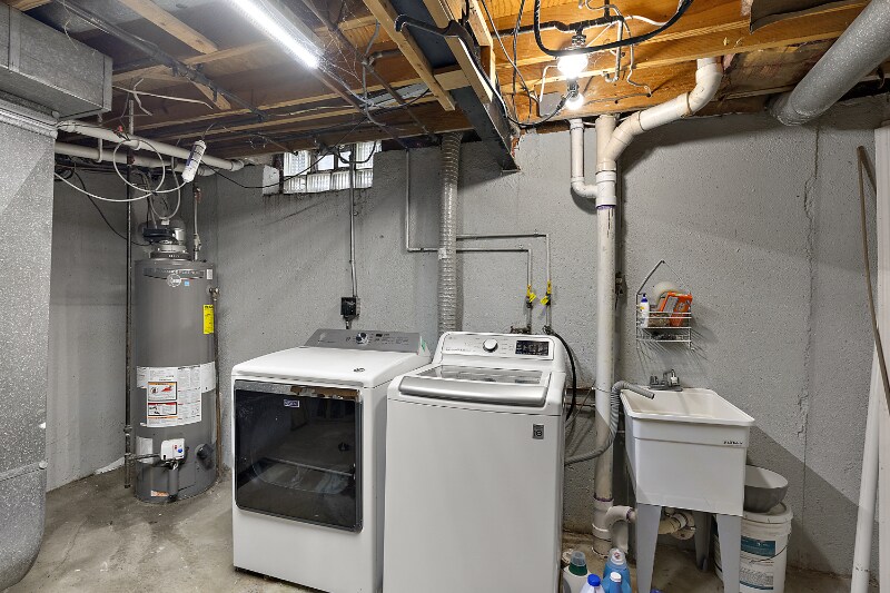 Building Photo - 35715 Maureen Dr