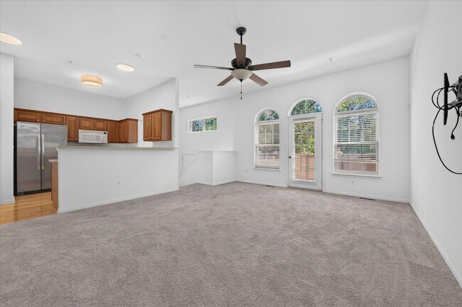 Building Photo - 39763 Rockcrest Cir