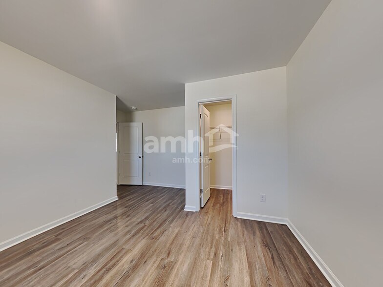 Building Photo - 1329 John Swann St