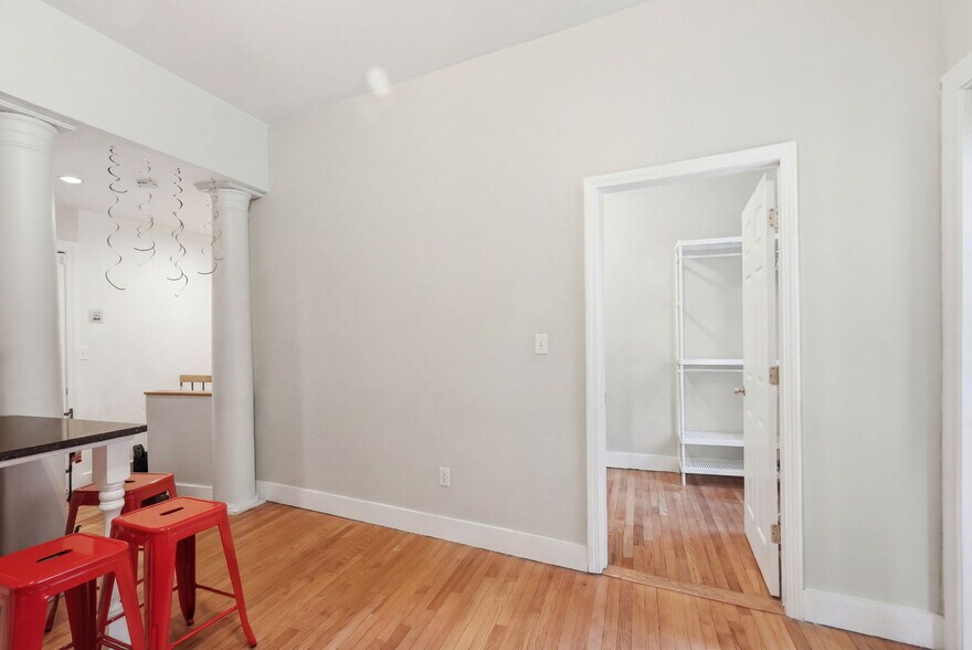 Building Photo - 20 Symphony Rd