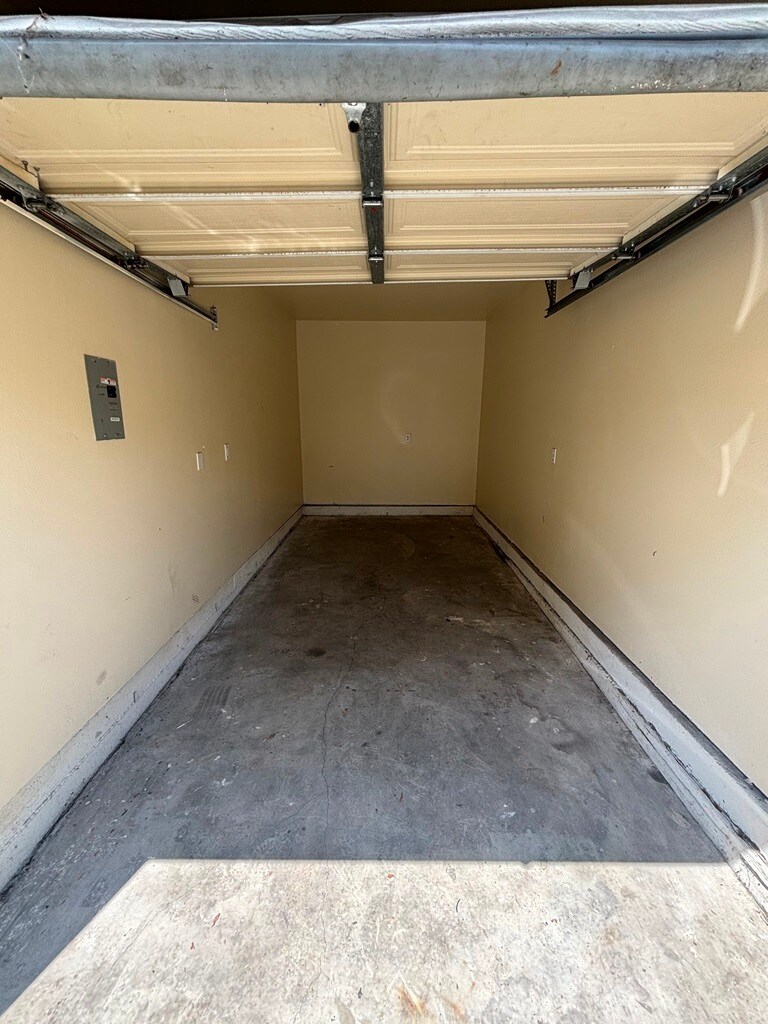 Building Photo - 4523 Arlington Ave