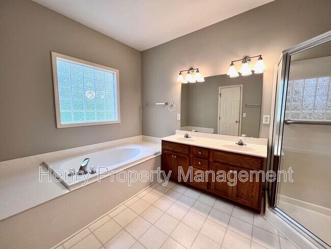 Building Photo - 109 Kindred Way