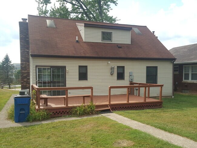 Building Photo - 110 N Union St