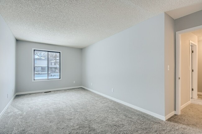 Building Photo - 1127 Landmark Trail S