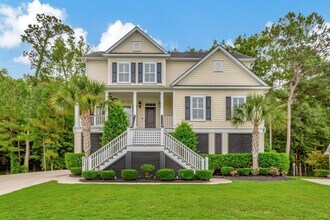 Building Photo - Elevated Home in The Club at Legends Oaks Plantation