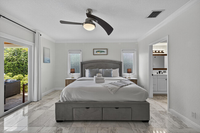 Building Photo - 510 NE 8th Ave