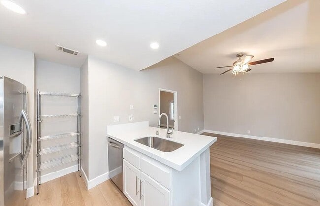 Building Photo - 28107 Caldaro