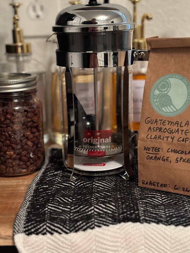 Building Photo - 912 W Comanche St