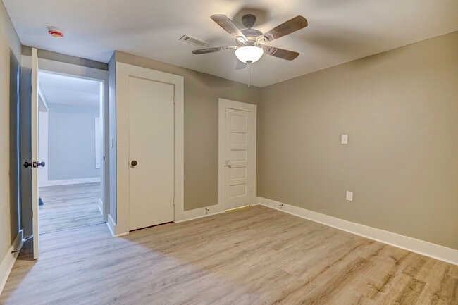 Building Photo - 140 N Commerce St