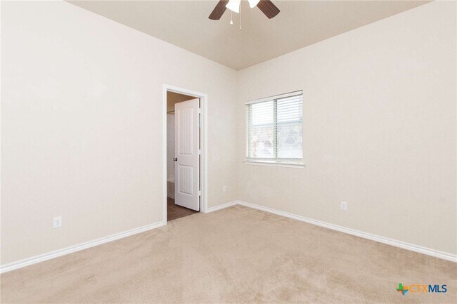 Building Photo - 3302 Vineyard Trail