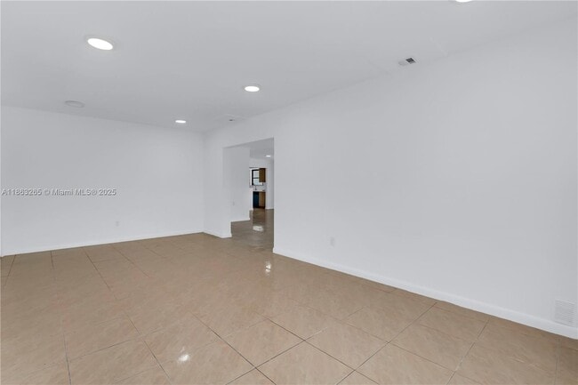 Building Photo - 4210 SW 20th St