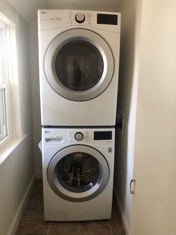 Building Photo - 225 S 5th St