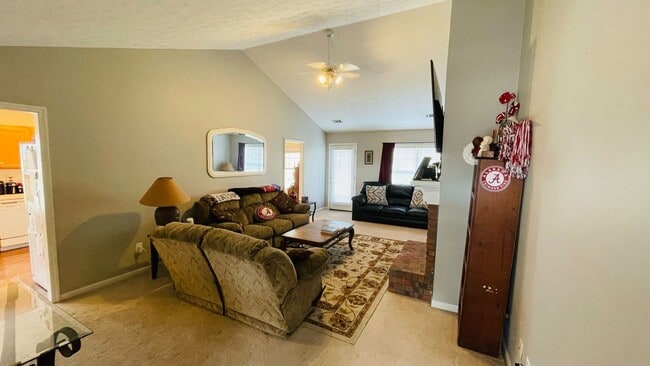 Building Photo - 292 Chinaberry Ct