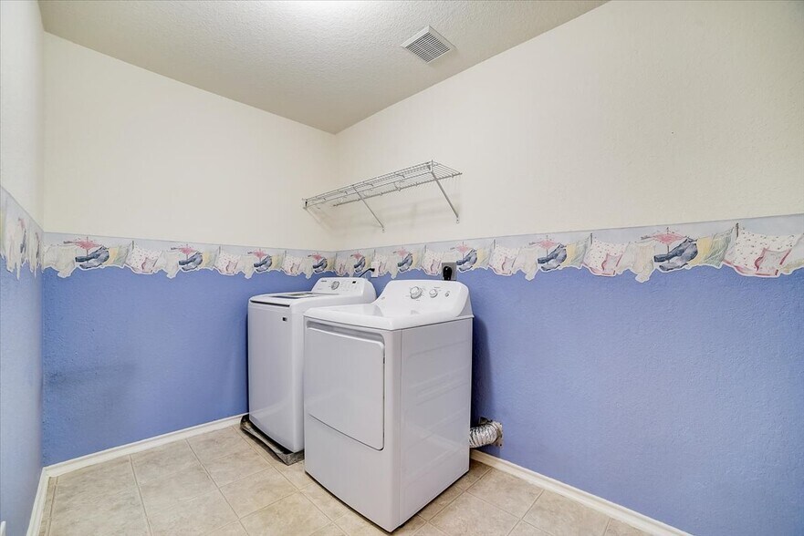 Building Photo - 8823 Veranda Ct