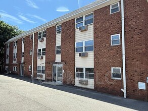Building Photo - 19 Van Rensselear St