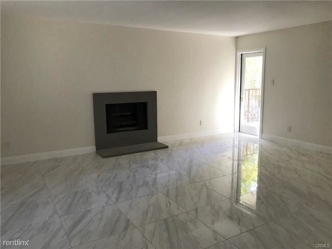 Building Photo - 2337 Palos Verdes Dr W