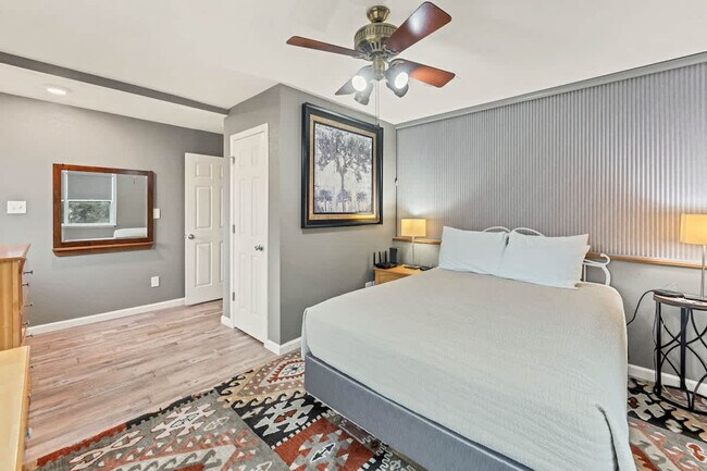 Building Photo - 1142 Amanda-SI ID1351227P