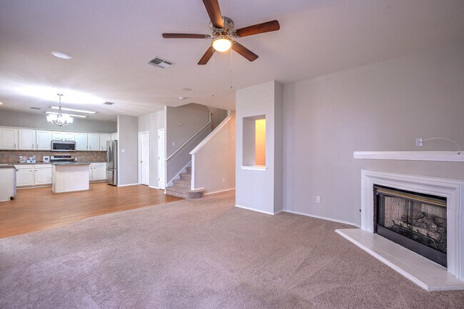 Building Photo - 807 Settlement St