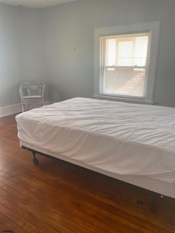 3rd floor BD 2 - full bed - 4907 Atlantic Ave