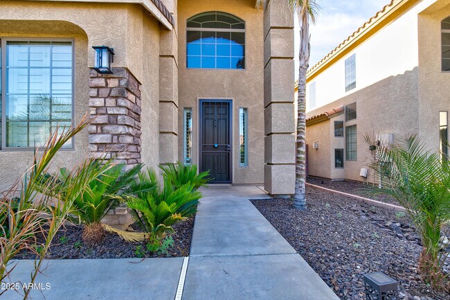 Building Photo - 2237 W Bonanza Ln