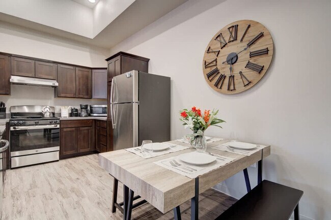 Building Photo - 2210 Remington Way